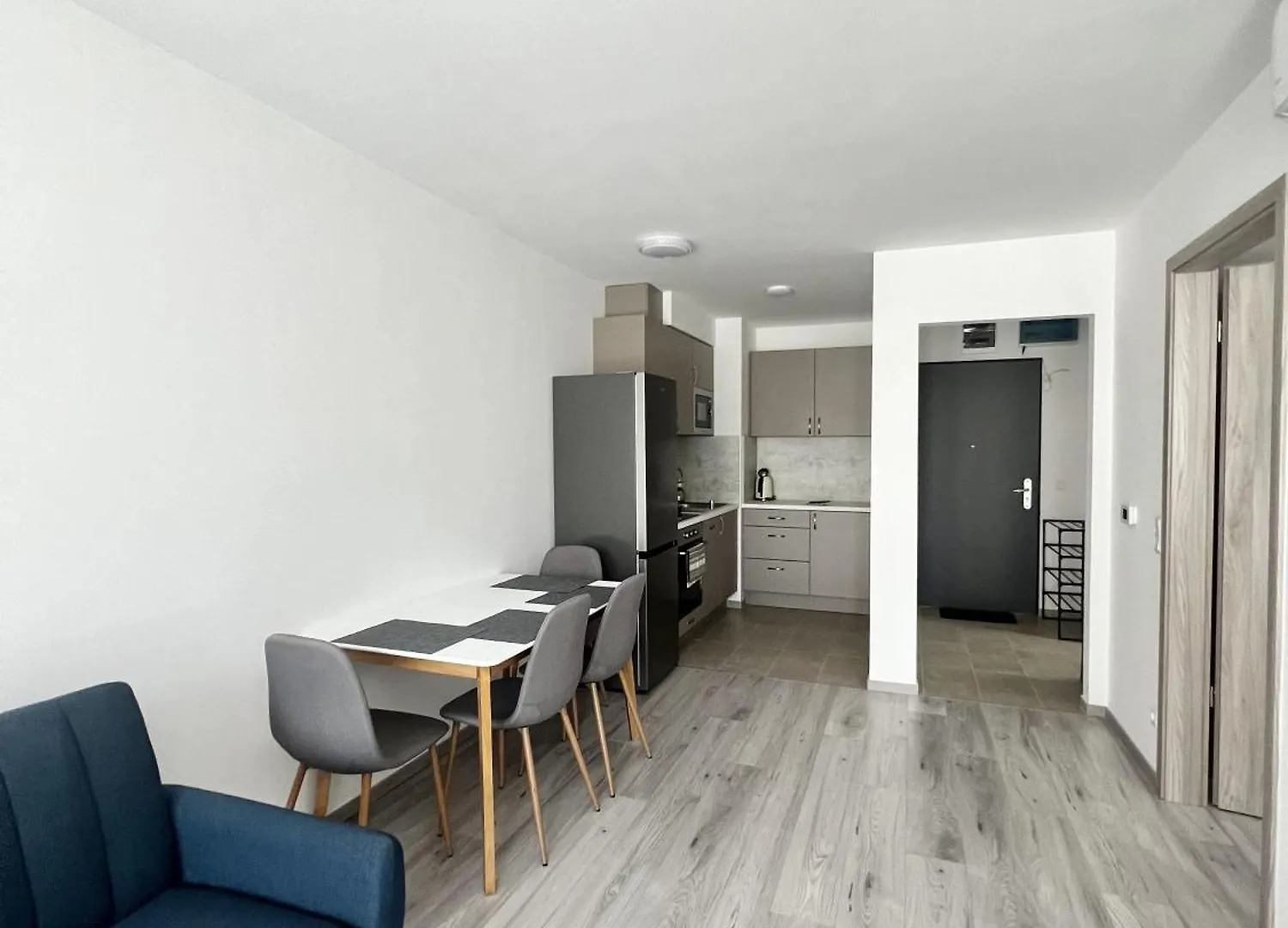 The Riverhouse Budapest 0*,  Hungary