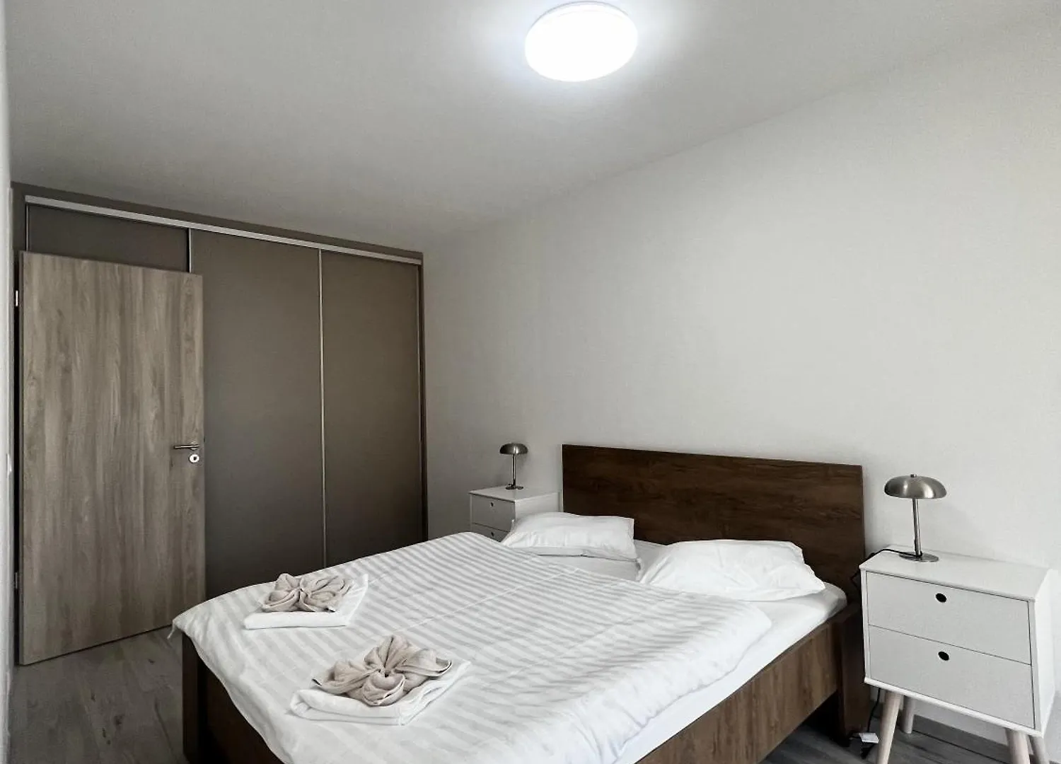 The Riverhouse Budapest 0*,